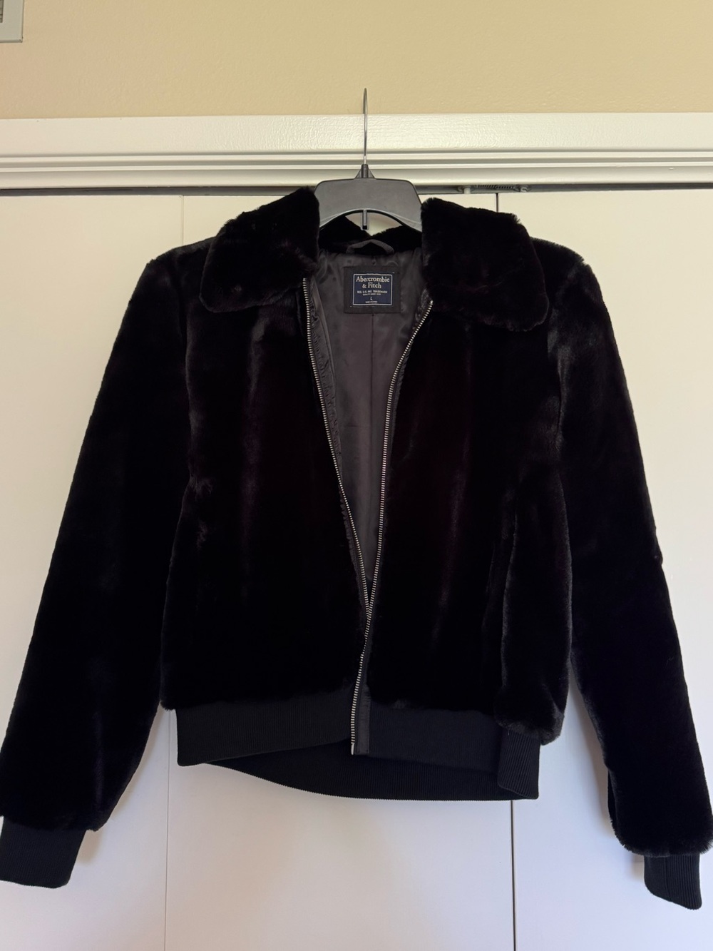 Abercrombie & Fitch Black Faux Fur Bomber Jacket - Picture 5 of 7